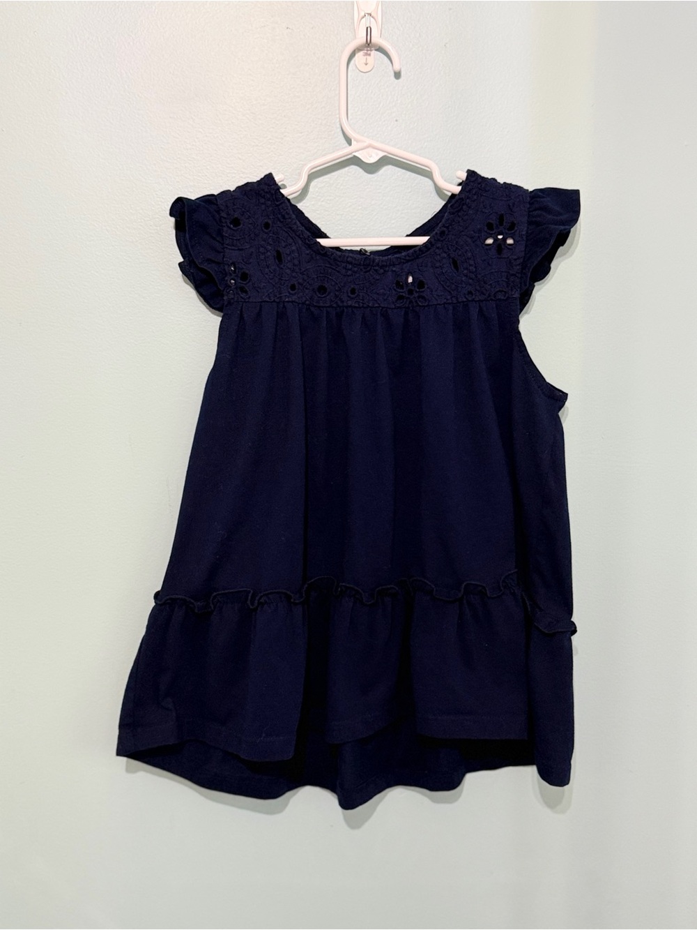 Crown & Ivy Kids Girls Medium Navy Eyelet Flutter Sleeve Tiered Dress